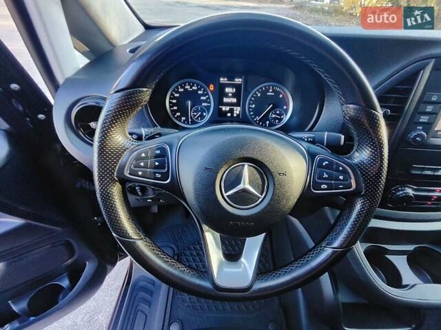 Черный Мерседес Вито, объемом двигателя 2 л и пробегом 244 тыс. км за 38450 $, фото 64 на Automoto.ua