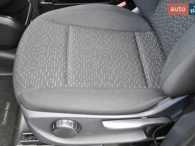 Чорний Мерседес Віто, об'ємом двигуна 1.95 л та пробігом 250 тис. км за 27800 $, фото 37 на Automoto.ua