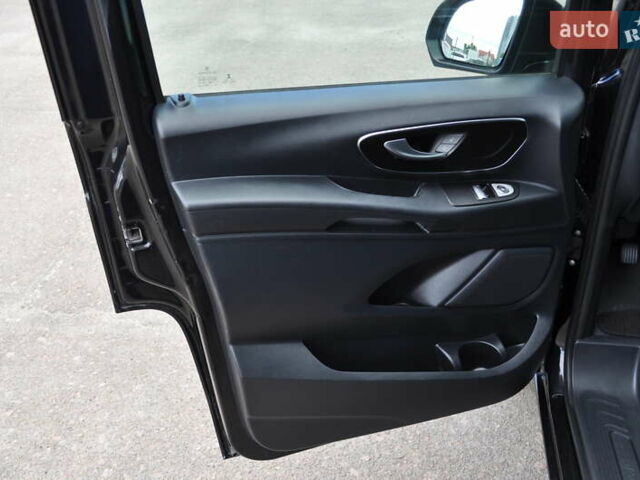 Чорний Мерседес Віто, об'ємом двигуна 1.95 л та пробігом 250 тис. км за 27800 $, фото 35 на Automoto.ua