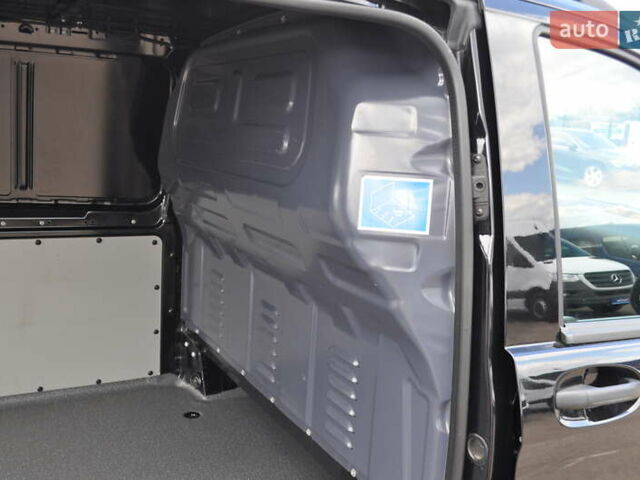 Чорний Мерседес Віто, об'ємом двигуна 1.95 л та пробігом 250 тис. км за 27800 $, фото 28 на Automoto.ua