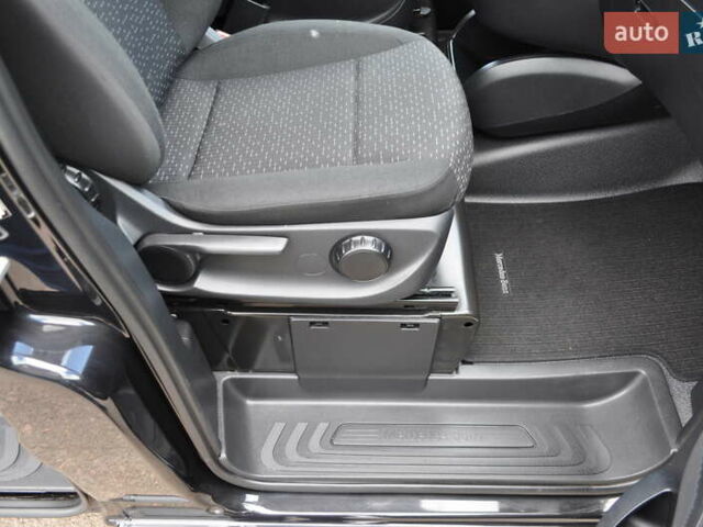 Чорний Мерседес Віто, об'ємом двигуна 1.95 л та пробігом 250 тис. км за 27800 $, фото 29 на Automoto.ua