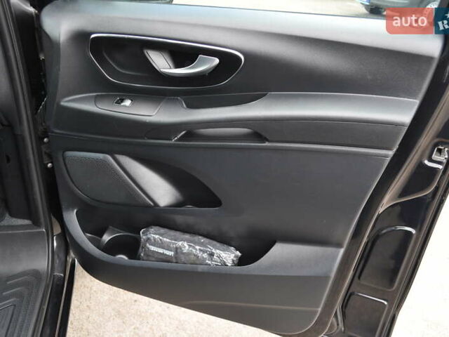 Чорний Мерседес Віто, об'ємом двигуна 1.95 л та пробігом 250 тис. км за 27800 $, фото 32 на Automoto.ua