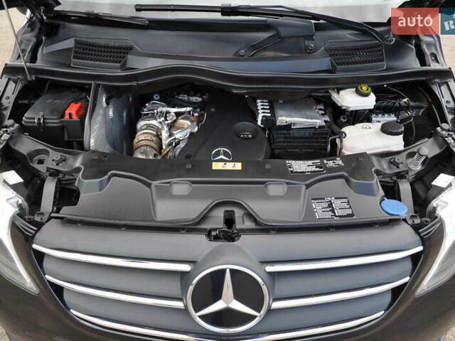 Чорний Мерседес Віто, об'ємом двигуна 1.95 л та пробігом 250 тис. км за 27800 $, фото 48 на Automoto.ua