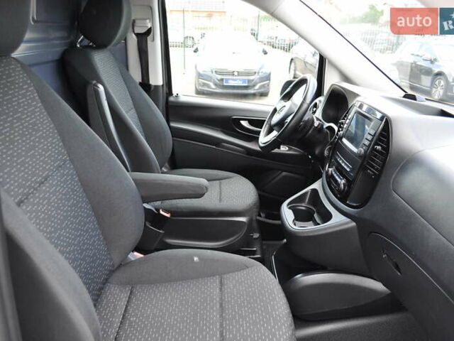 Чорний Мерседес Віто, об'ємом двигуна 1.95 л та пробігом 250 тис. км за 27800 $, фото 30 на Automoto.ua