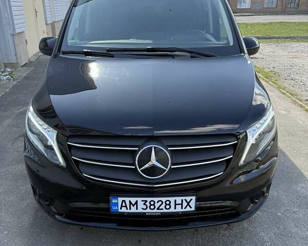 Чорний Мерседес Віто, об'ємом двигуна 2 л та пробігом 212 тис. км за 36700 $, фото 2 на Automoto.ua