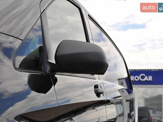 Чорний Мерседес Віто, об'ємом двигуна 1.95 л та пробігом 250 тис. км за 27800 $, фото 13 на Automoto.ua