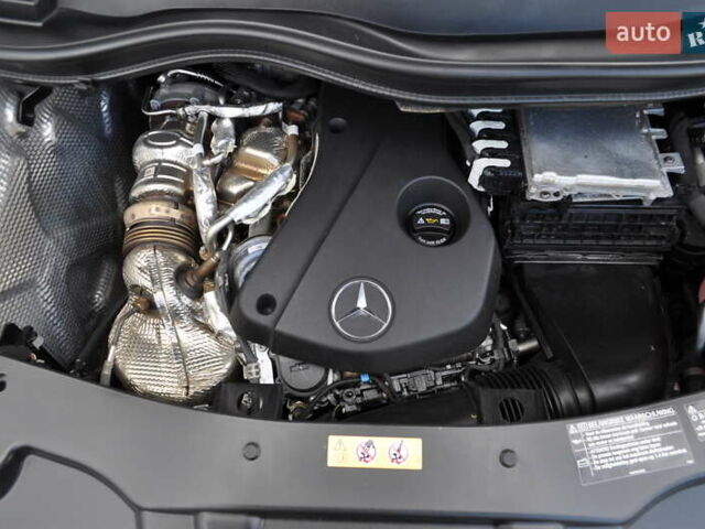 Чорний Мерседес Віто, об'ємом двигуна 1.95 л та пробігом 250 тис. км за 27800 $, фото 49 на Automoto.ua