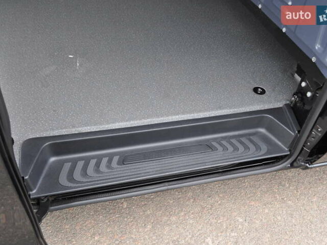Чорний Мерседес Віто, об'ємом двигуна 1.95 л та пробігом 250 тис. км за 27800 $, фото 27 на Automoto.ua