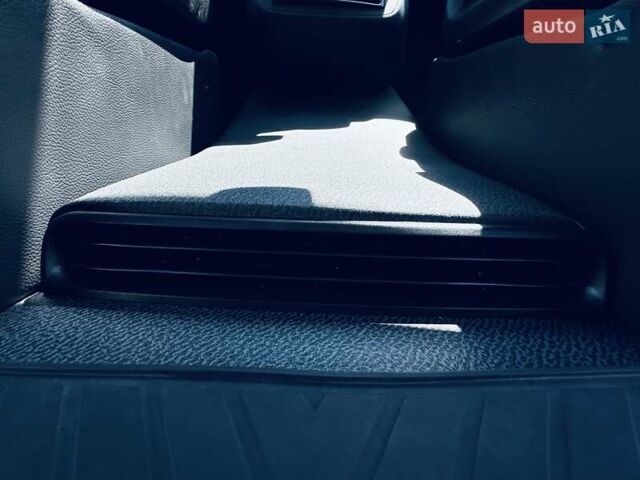 Чорний Мерседес Віто, об'ємом двигуна 1.95 л та пробігом 137 тис. км за 39800 $, фото 15 на Automoto.ua