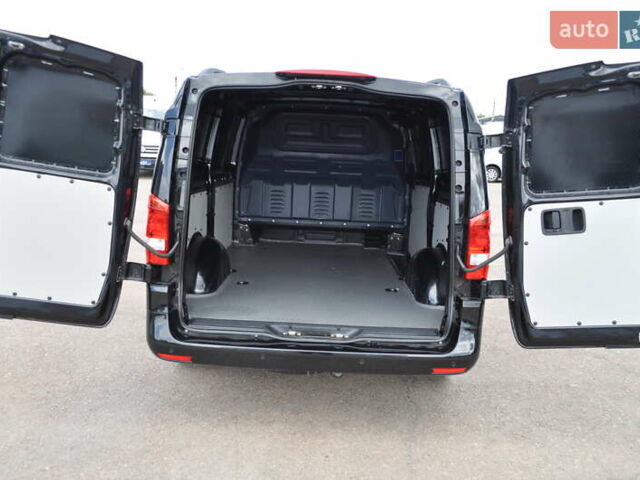 Чорний Мерседес Віто, об'ємом двигуна 1.95 л та пробігом 250 тис. км за 27800 $, фото 24 на Automoto.ua