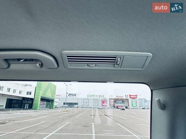 Черный Мерседес Вито, объемом двигателя 1.95 л и пробегом 83 тыс. км за 48800 $, фото 10 на Automoto.ua