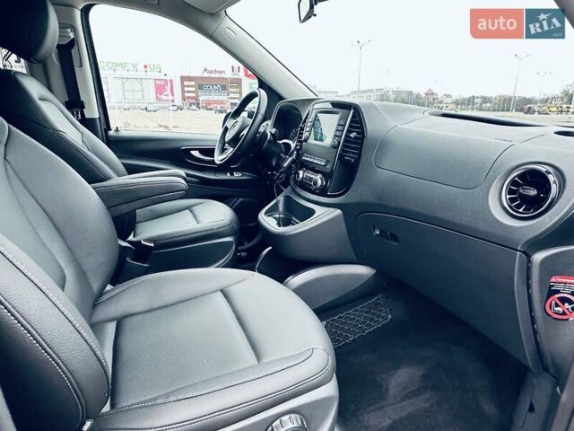 Черный Мерседес Вито, объемом двигателя 1.95 л и пробегом 83 тыс. км за 48800 $, фото 5 на Automoto.ua