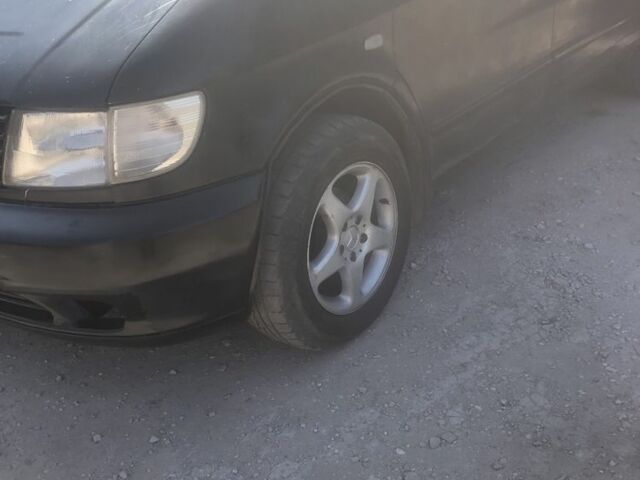 Черный Мерседес Вито, объемом двигателя 2.1 л и пробегом 1000 тыс. км за 3500 $, фото 1 на Automoto.ua