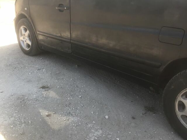 Черный Мерседес Вито, объемом двигателя 2.1 л и пробегом 1000 тыс. км за 3500 $, фото 2 на Automoto.ua