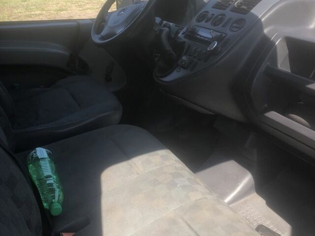 Черный Мерседес Вито, объемом двигателя 2.1 л и пробегом 1000 тыс. км за 3500 $, фото 5 на Automoto.ua