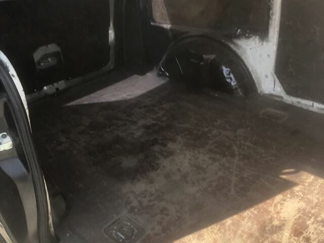 Черный Мерседес Вито, объемом двигателя 2.1 л и пробегом 1000 тыс. км за 3500 $, фото 4 на Automoto.ua