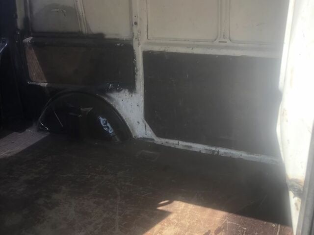 Черный Мерседес Вито, объемом двигателя 2.1 л и пробегом 1000 тыс. км за 3500 $, фото 6 на Automoto.ua