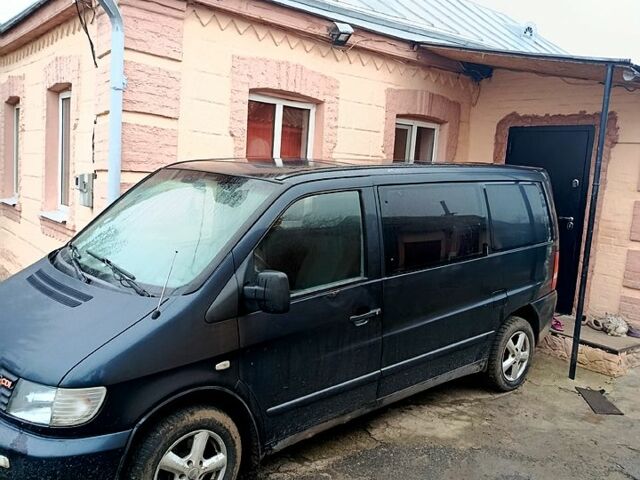 Черный Мерседес Вито, объемом двигателя 2.1 л и пробегом 330 тыс. км за 5000 $, фото 2 на Automoto.ua