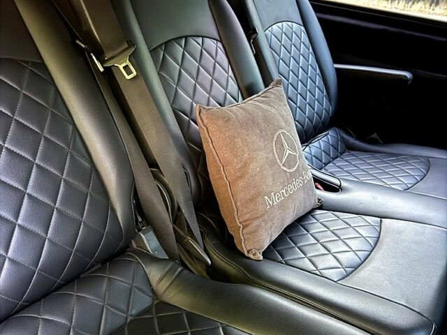 Черный Мерседес Вито, объемом двигателя 2.1 л и пробегом 335 тыс. км за 13500 $, фото 8 на Automoto.ua