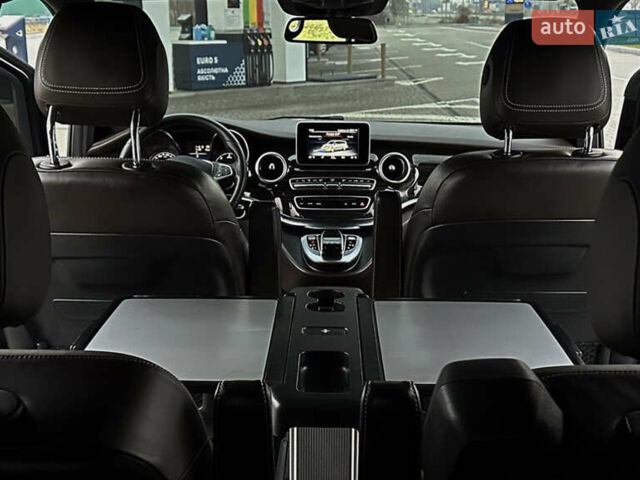 Черный Мерседес Вито, объемом двигателя 2.5 л и пробегом 220 тыс. км за 50800 $, фото 9 на Automoto.ua