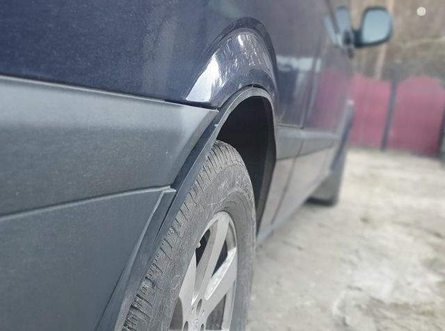 Фиолетовый Мерседес Вито, объемом двигателя 2.1 л и пробегом 400 тыс. км за 7300 $, фото 7 на Automoto.ua