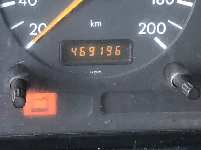 Фіолетовий Мерседес Віто, об'ємом двигуна 2.3 л та пробігом 470 тис. км за 3800 $, фото 1 на Automoto.ua