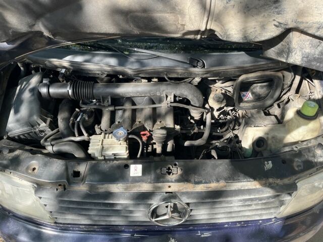 Фиолетовый Мерседес Вито, объемом двигателя 2.1 л и пробегом 540 тыс. км за 2500 $, фото 2 на Automoto.ua