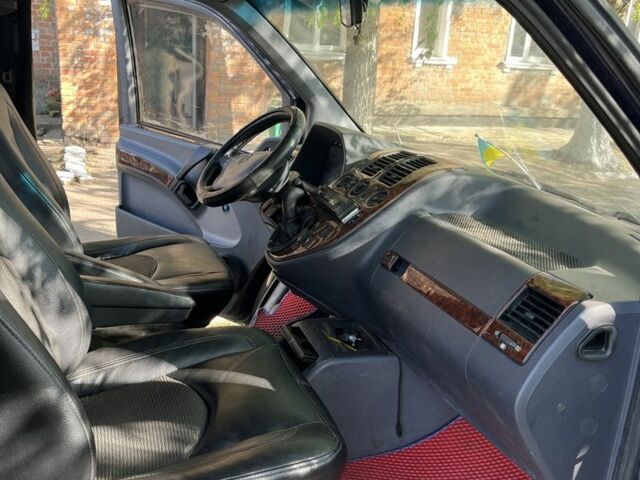 Фиолетовый Мерседес Вито, объемом двигателя 2.1 л и пробегом 540 тыс. км за 2500 $, фото 4 на Automoto.ua