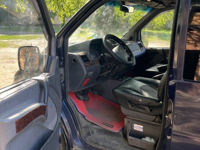 Фиолетовый Мерседес Вито, объемом двигателя 2.1 л и пробегом 540 тыс. км за 2500 $, фото 7 на Automoto.ua