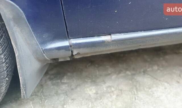 Фиолетовый Мерседес Вито, объемом двигателя 2.1 л и пробегом 400 тыс. км за 7300 $, фото 4 на Automoto.ua