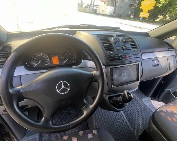 Фиолетовый Мерседес Вито, объемом двигателя 2.15 л и пробегом 348 тыс. км за 10000 $, фото 13 на Automoto.ua