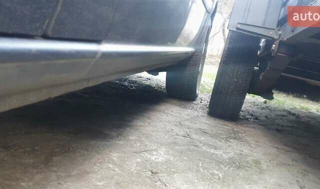 Фиолетовый Мерседес Вито, объемом двигателя 2.1 л и пробегом 400 тыс. км за 7300 $, фото 5 на Automoto.ua