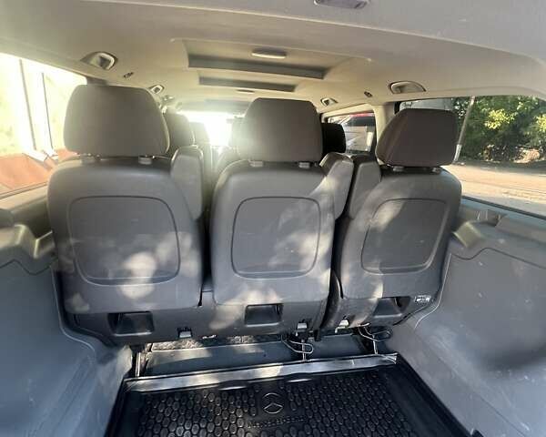 Фиолетовый Мерседес Вито, объемом двигателя 2.15 л и пробегом 348 тыс. км за 10000 $, фото 22 на Automoto.ua