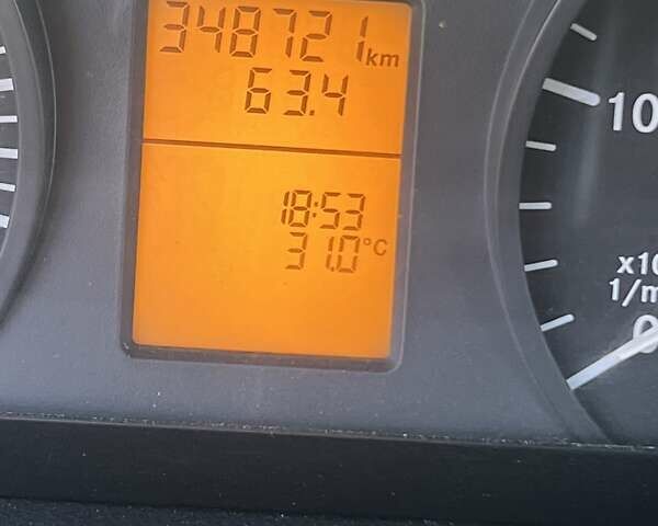 Фиолетовый Мерседес Вито, объемом двигателя 2.15 л и пробегом 348 тыс. км за 10000 $, фото 15 на Automoto.ua