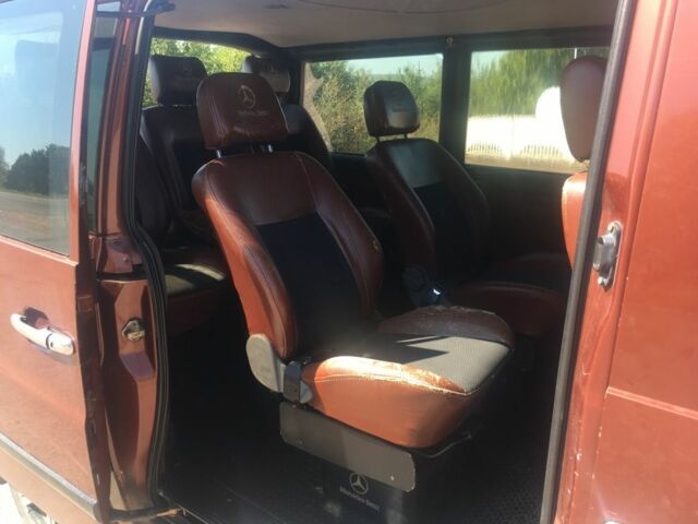 Коричневый Мерседес Вито, объемом двигателя 2.2 л и пробегом 401 тыс. км за 4333 $, фото 5 на Automoto.ua