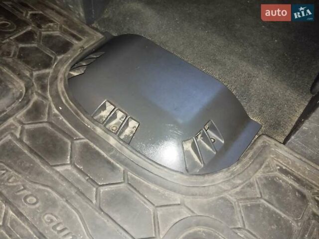 Мерседес Вито 2010 в Львове на Automoto.ua Коричневый Мерседес Вито, объемом двигателя 2.14 л и пробегом 350 тыс. км за 12300 $, фото 24 на Automoto.ua