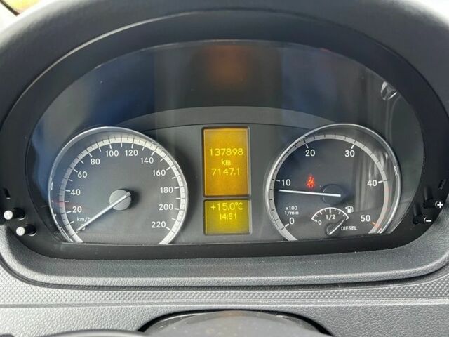 Коричневый Мерседес Вито, объемом двигателя 2.2 л и пробегом 137 тыс. км за 8500 $, фото 12 на Automoto.ua