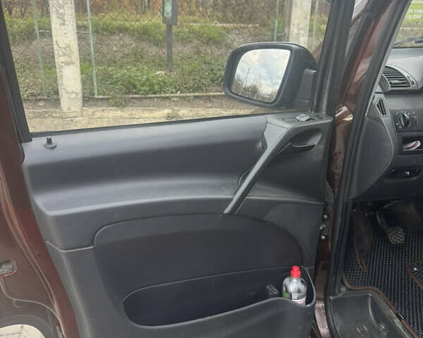 Коричневый Мерседес Вито, объемом двигателя 2.14 л и пробегом 351 тыс. км за 12500 $, фото 13 на Automoto.ua