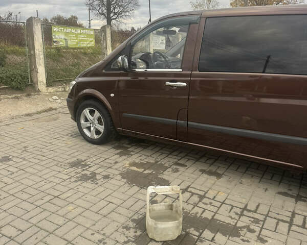 Коричневый Мерседес Вито, объемом двигателя 2.14 л и пробегом 351 тыс. км за 12500 $, фото 4 на Automoto.ua