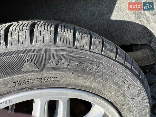 Коричневый Мерседес Вито, объемом двигателя 2.14 л и пробегом 81 тыс. км за 17000 $, фото 5 на Automoto.ua