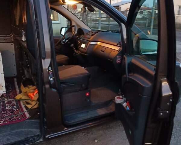 Коричневый Мерседес Вито, объемом двигателя 2.14 л и пробегом 81 тыс. км за 17000 $, фото 11 на Automoto.ua