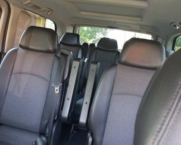 Коричневый Мерседес Вито, объемом двигателя 2.14 л и пробегом 316 тыс. км за 22000 $, фото 3 на Automoto.ua