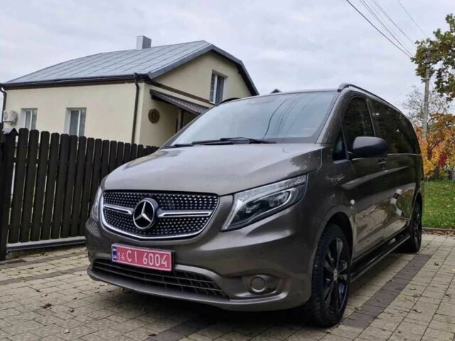 Коричневый Мерседес Вито, объемом двигателя 2.2 л и пробегом 260 тыс. км за 23999 $, фото 2 на Automoto.ua