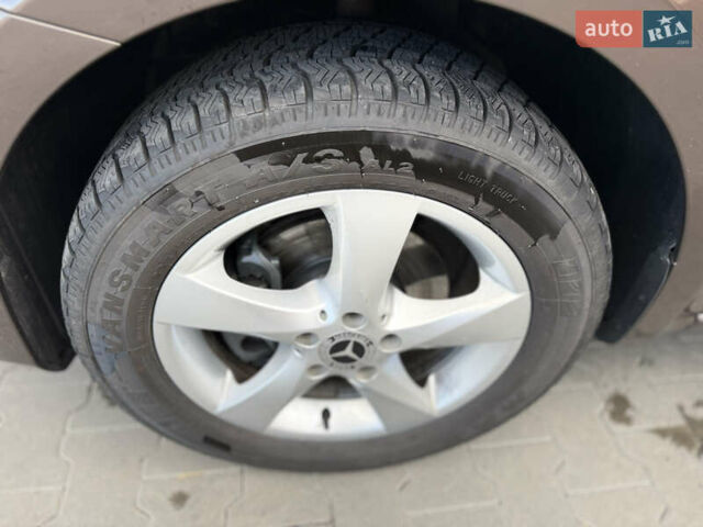 Коричневый Мерседес Вито, объемом двигателя 1.6 л и пробегом 208 тыс. км за 18900 $, фото 27 на Automoto.ua