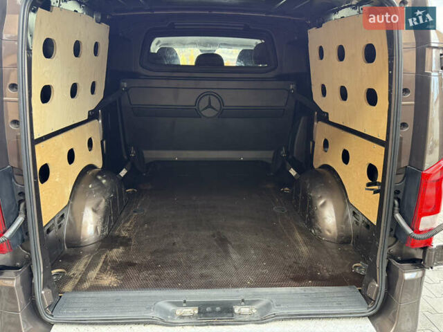 Коричневый Мерседес Вито, объемом двигателя 1.6 л и пробегом 208 тыс. км за 18900 $, фото 22 на Automoto.ua