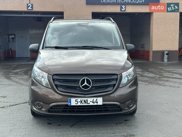 Коричневый Мерседес Вито, объемом двигателя 1.6 л и пробегом 208 тыс. км за 18900 $, фото 1 на Automoto.ua