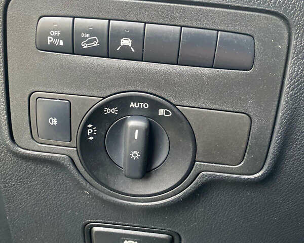 Коричневый Мерседес Вито, объемом двигателя 2.2 л и пробегом 180 тыс. км за 27999 $, фото 34 на Automoto.ua