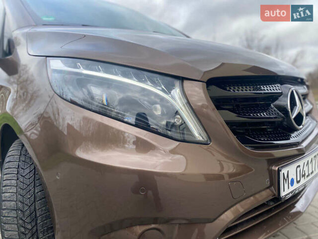Коричневый Мерседес Вито, объемом двигателя 2.2 л и пробегом 180 тыс. км за 27999 $, фото 48 на Automoto.ua