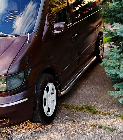 Мерседес Вито 1998 в Киеве на Automoto.ua Коричневый Мерседес Вито, объемом двигателя 2.3 л и пробегом 0 тыс. км за 6900 $, фото 1 на Automoto.ua