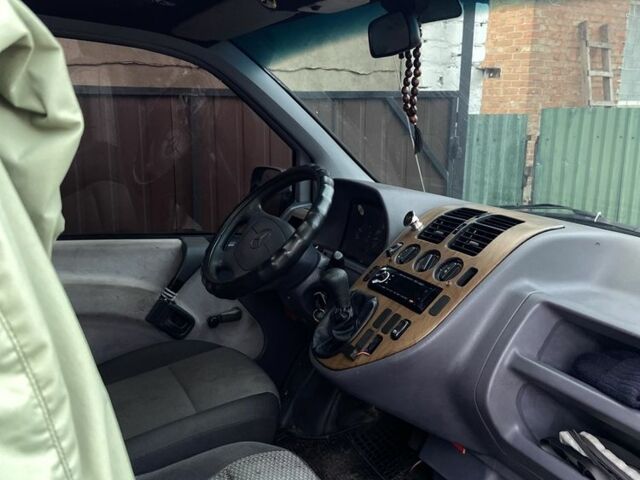 Красный Мерседес Вито, объемом двигателя 2.3 л и пробегом 600 тыс. км за 4300 $, фото 6 на Automoto.ua